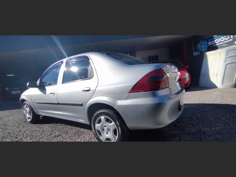 CHEVROLET - PRISMA - 2012/2012 - Prata - R$ 31.900,00