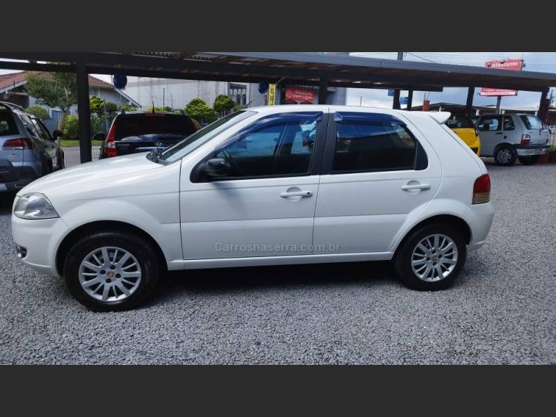 FIAT - PALIO - 2008/2009 - Branca - R$ 28.500,00