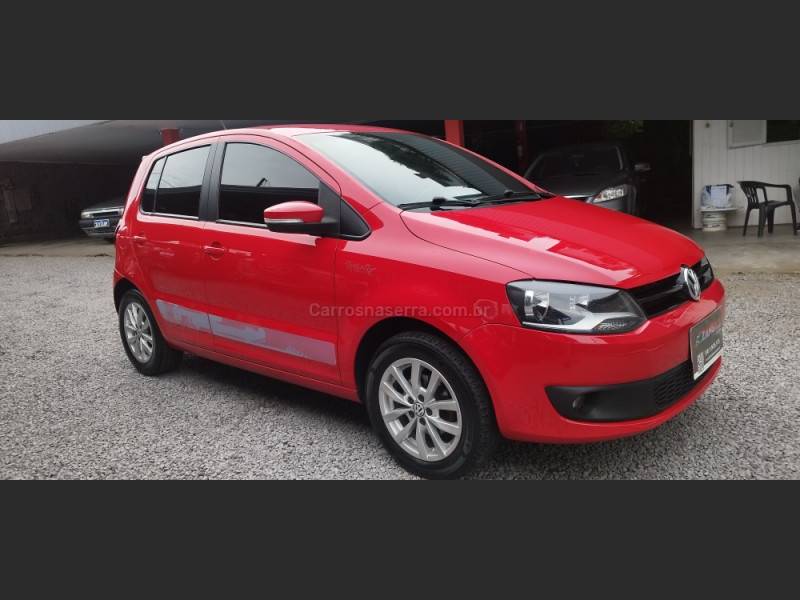 VOLKSWAGEN - FOX - 2013/2014 - Vermelha - R$ 49.900,00