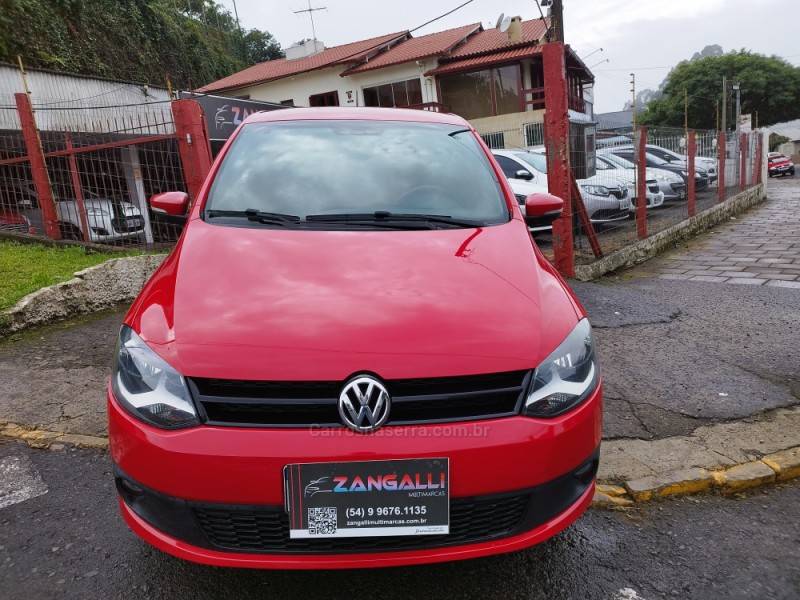 VOLKSWAGEN - FOX - 2013/2014 - Vermelha - R$ 49.900,00