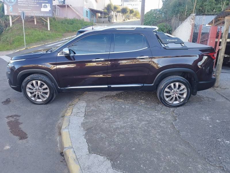 FIAT - TORO - 2020/2020 - Marrom - R$ 125.900,00