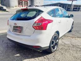 FORD - FOCUS - 2014/2014 - Branca - R$ 57.900,00
