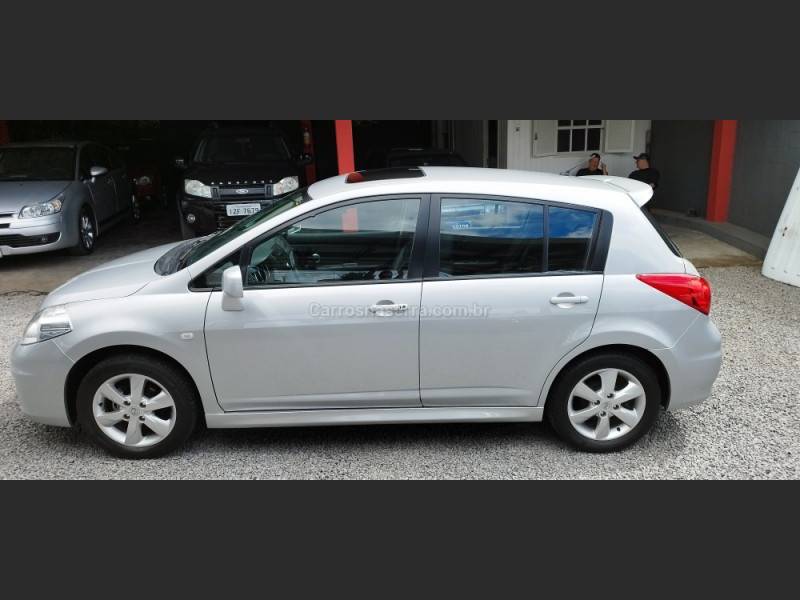NISSAN - TIIDA - 2012/2013 - Prata - R$ 35.900,00