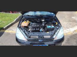 FORD - FOCUS - 2006/2007 - Preta - R$ 27.900,00