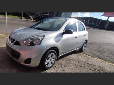 NISSAN - MARCH - 2015/2016 - Prata - R$ 45.900,00