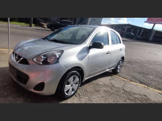 NISSAN - MARCH - 2015/2016 - Prata - R$ 45.900,00