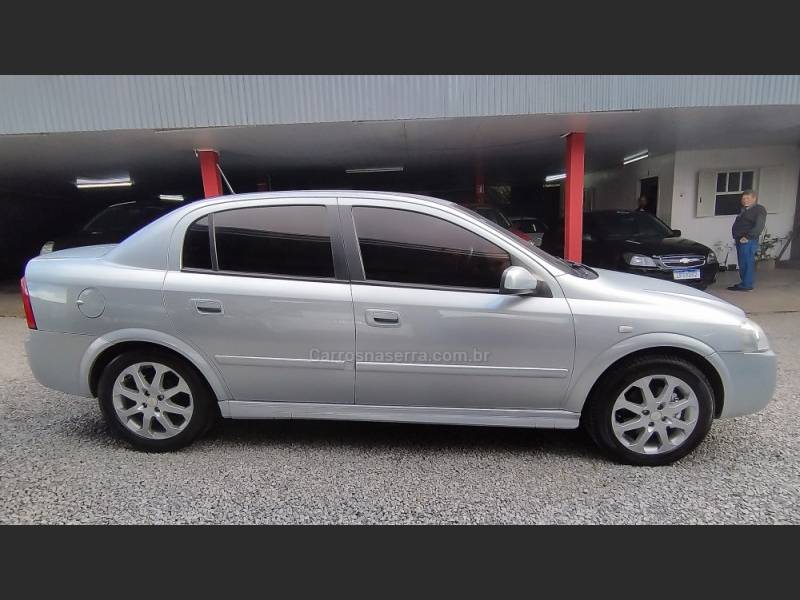 CHEVROLET - ASTRA - 2006/2007 - Prata - R$ 30.900,00