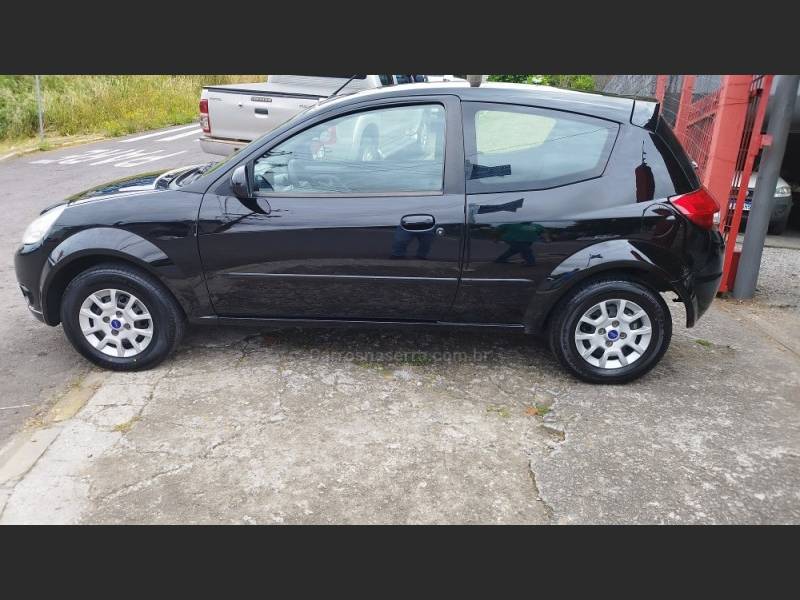 FORD - KA - 2008/2009 - Preta - R$ 21.500,00