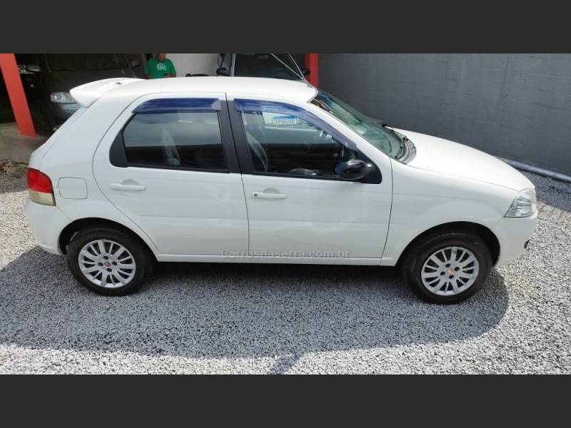 FIAT - PALIO - 2008/2009 - Branca - R$ 28.500,00