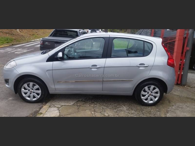 FIAT - PALIO - 2013/2013 - Prata - R$ 38.500,00