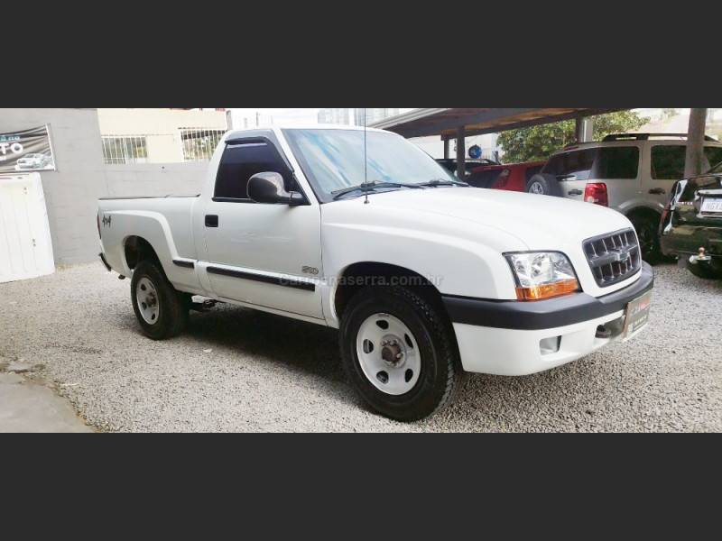 CHEVROLET - S10 - 2001/2001 - Branca - R$ 61.000,00