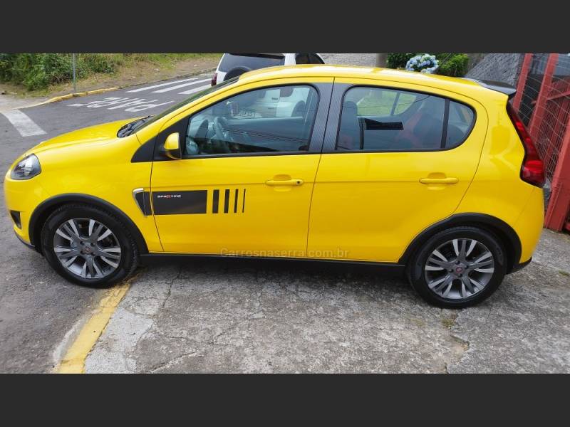 FIAT - PALIO - 2012/2013 - Amarela - R$ 42.900,00