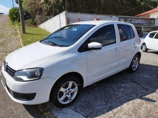 VOLKSWAGEN - FOX - 2011/2012 - Branca - R$ 38.900,00