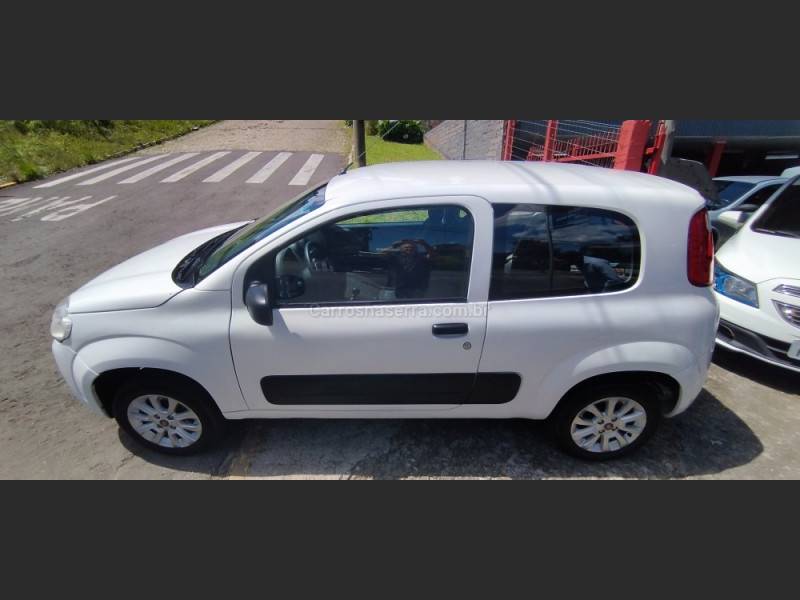 FIAT - UNO - 2013/2013 - Branca - R$ 25.500,00