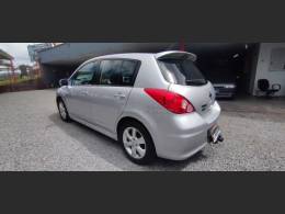 NISSAN - TIIDA - 2012/2013 - Prata - R$ 35.900,00