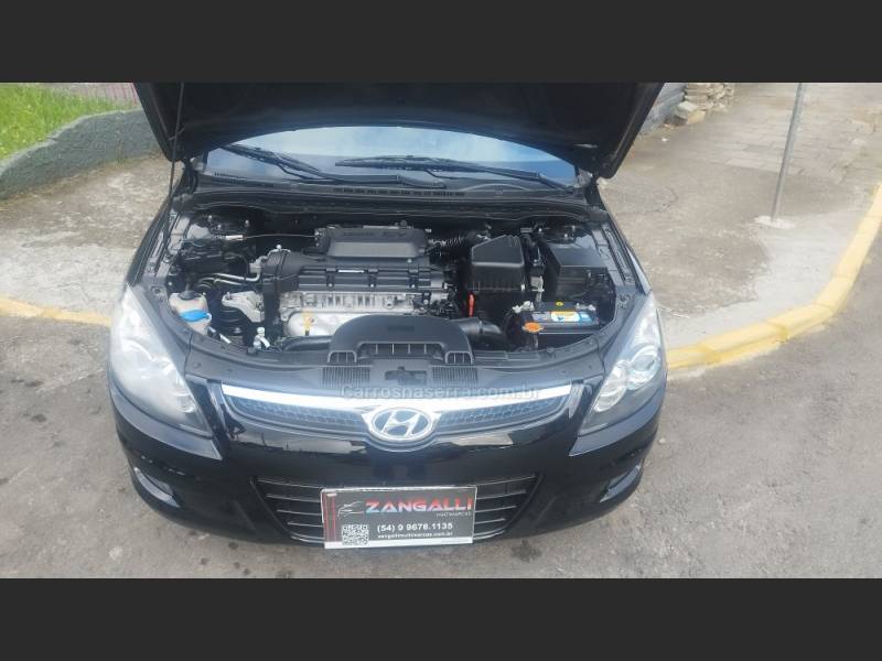 HYUNDAI - I30 CW - 2010/2011 - Preta - R$ 48.900,00