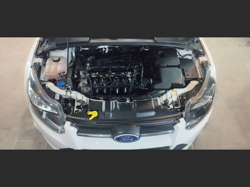 FORD - FOCUS - 2014/2014 - Branca - R$ 57.900,00