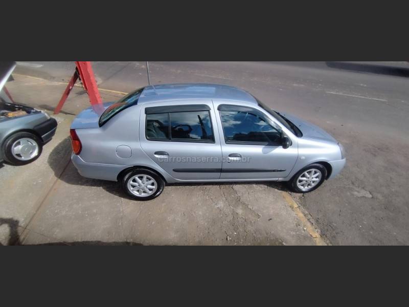 RENAULT - CLIO - 2007/2007 - Prata - R$ 21.900,00