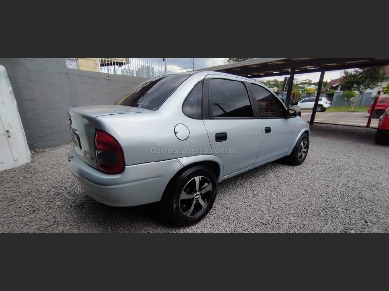 CHEVROLET - CLASSIC - 2009/2010 - Prata - R$ 23.500,00