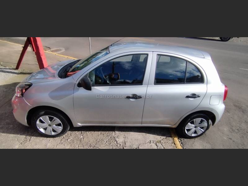 NISSAN - MARCH - 2015/2016 - Prata - R$ 44.900,00