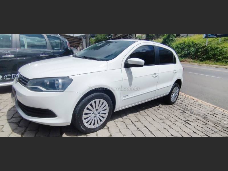 VOLKSWAGEN - GOL - 2013/2014 - Branca - R$ 37.000,00