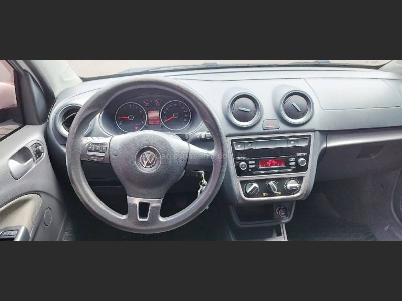 VOLKSWAGEN - GOL - 2013/2014 - Branca - R$ 37.000,00