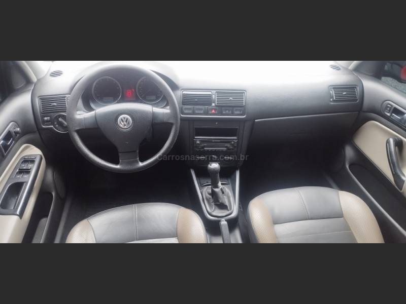 VOLKSWAGEN - GOLF - 2008/2009 - Vermelha - R$ 42.500,00