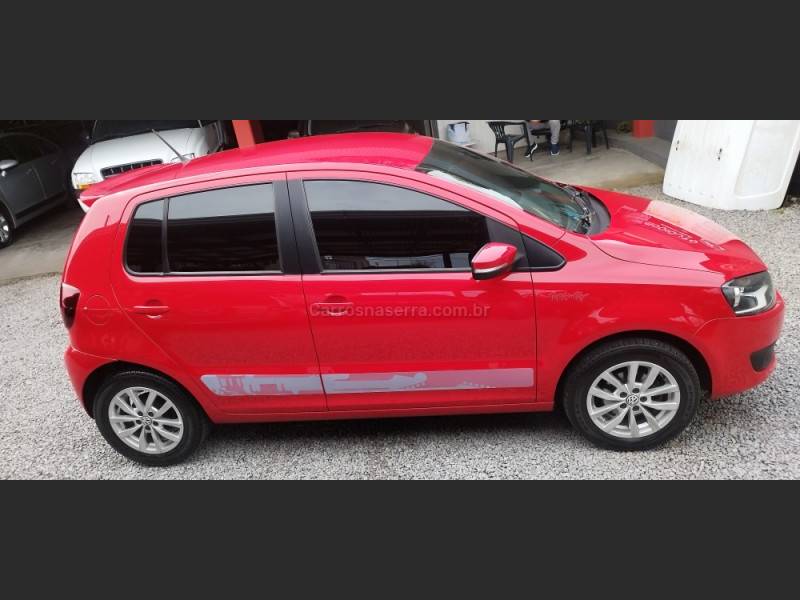 VOLKSWAGEN - FOX - 2013/2014 - Vermelha - R$ 49.900,00