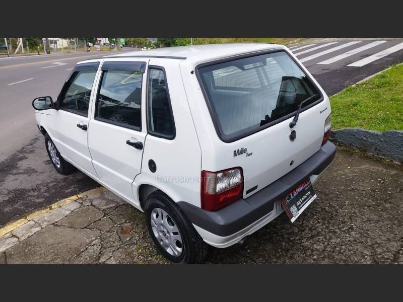 FIAT - UNO - 2012/2013 - Branca - R$ 28.900,00