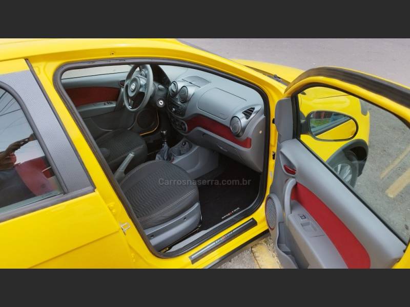 FIAT - PALIO - 2012/2013 - Amarela - R$ 42.900,00