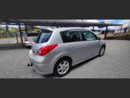 NISSAN - TIIDA - 2012/2013 - Prata - R$ 35.900,00