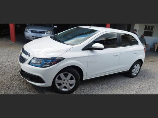 CHEVROLET - ONIX - 2012/2013 - Branca - R$ 43.900,00