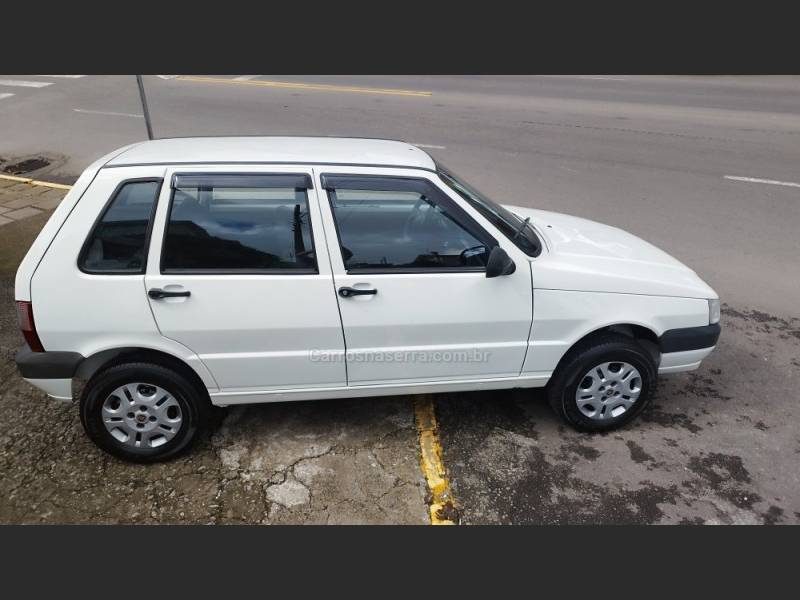 FIAT - UNO - 2012/2013 - Branca - R$ 28.900,00