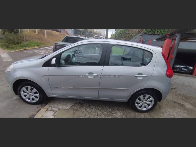 FIAT - PALIO - 2013/2013 - Prata - R$ 38.500,00