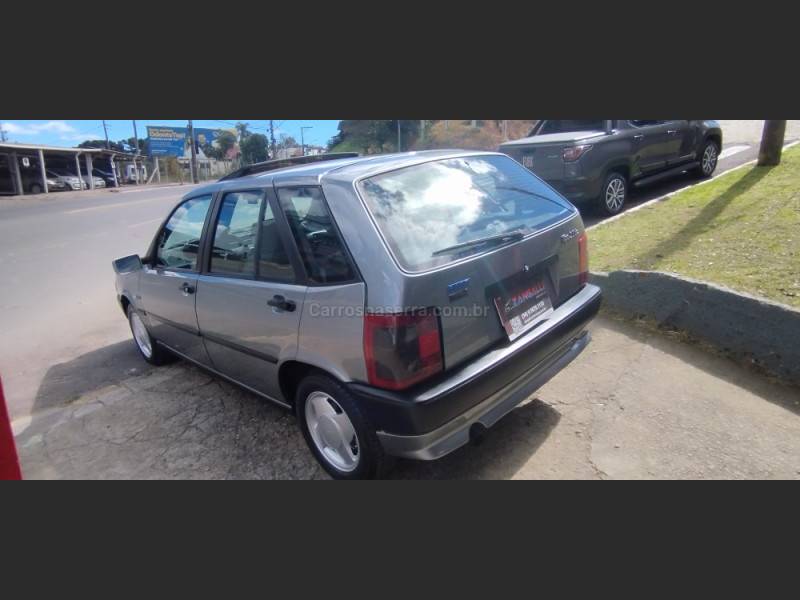FIAT - TIPO - 1995/1995 - Prata - R$ 35.900,00