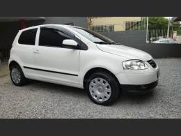 VOLKSWAGEN - FOX - 2009/2010 - Branca - R$ 25.900,00