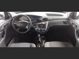 FORD - FOCUS - 2006/2007 - Preta - R$ 27.900,00