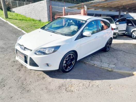 FORD - FOCUS - 2014/2014 - Branca - R$ 57.900,00