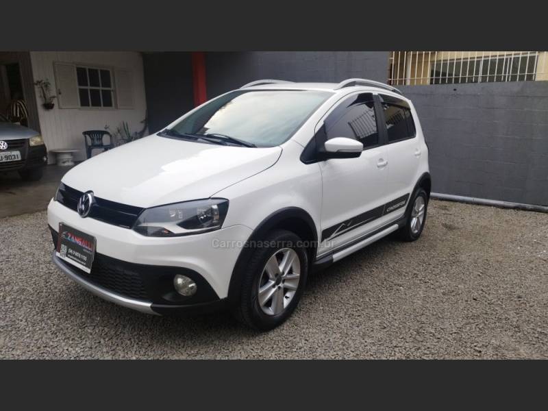 VOLKSWAGEN - CROSSFOX - 2010/2011 - Branca - R$ 43.500,00