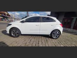 CHEVROLET - ONIX - 2015/2016 - Branca - R$ 55.900,00