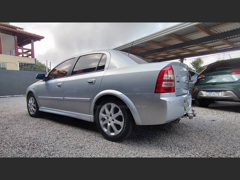 CHEVROLET - ASTRA - 2006/2007 - Prata - R$ 30.900,00