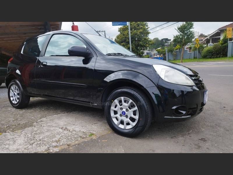 FORD - KA - 2008/2009 - Preta - R$ 21.500,00