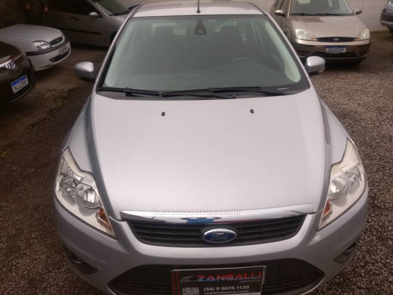 FORD - FOCUS - 2011/2012 - Prata - R$ 38.900,00
