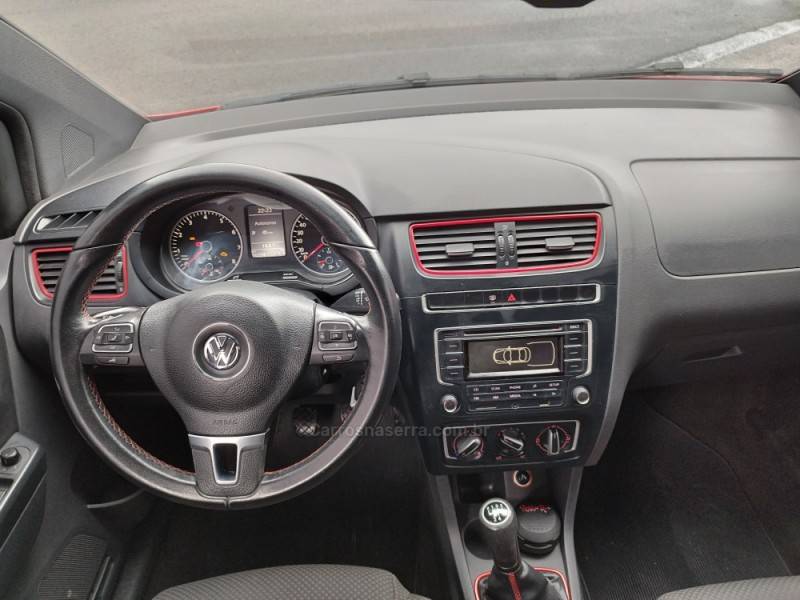 VOLKSWAGEN - FOX - 2013/2014 - Vermelha - R$ 49.900,00