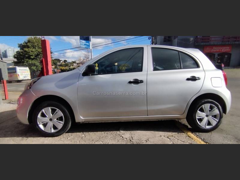 NISSAN - MARCH - 2015/2016 - Prata - R$ 44.900,00