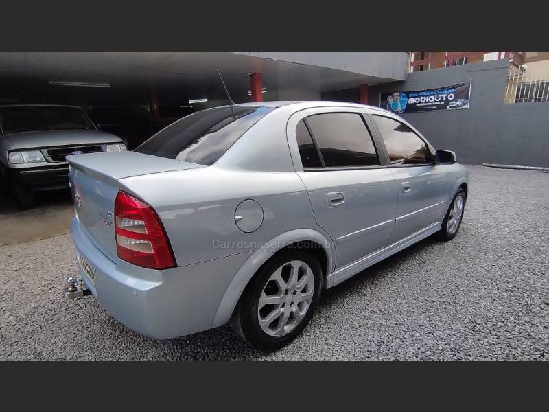 CHEVROLET - ASTRA - 2006/2007 - Prata - R$ 30.900,00