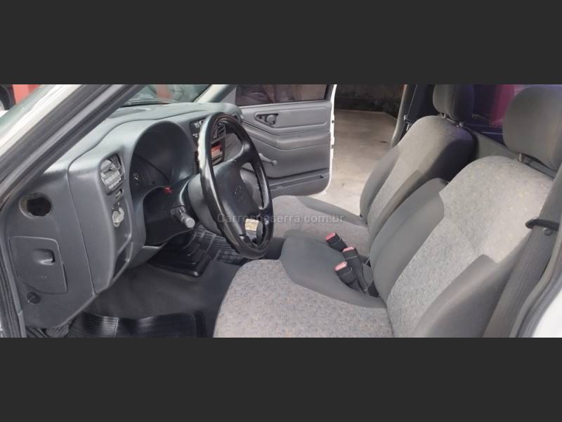 CHEVROLET - S10 - 2001/2001 - Branca - R$ 61.000,00